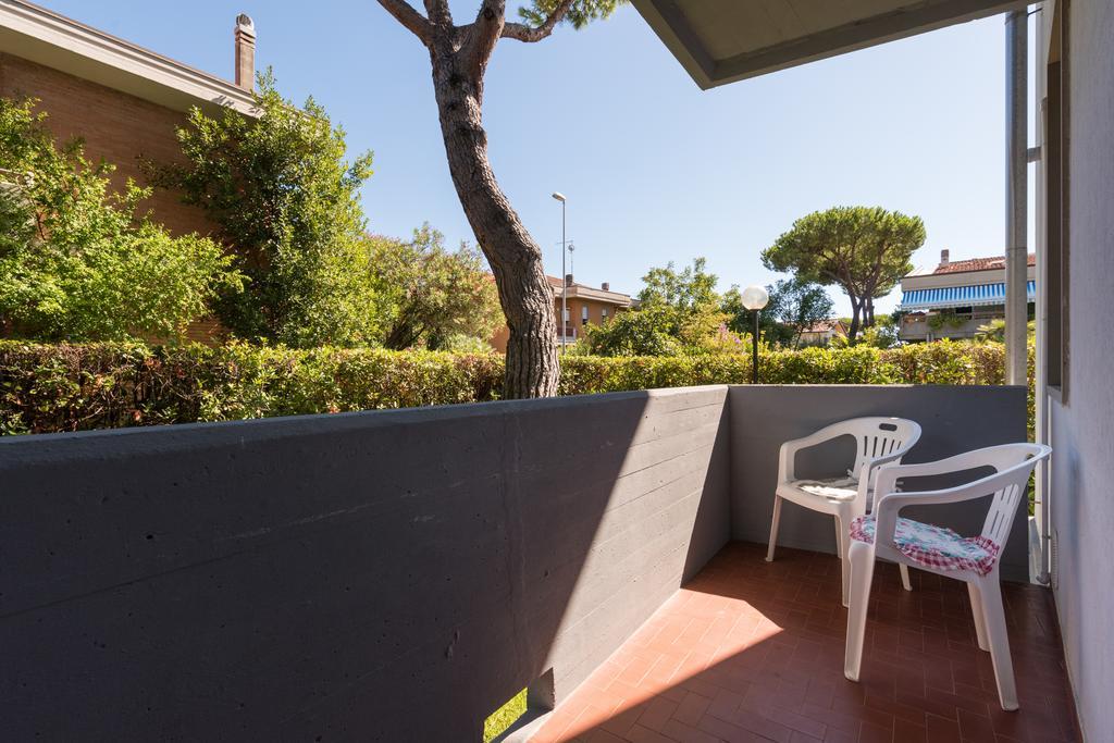 Comfort Beach House Marina di Massa Luaran gambar