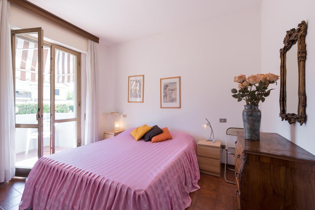 Comfort Beach House Marina di Massa Luaran gambar