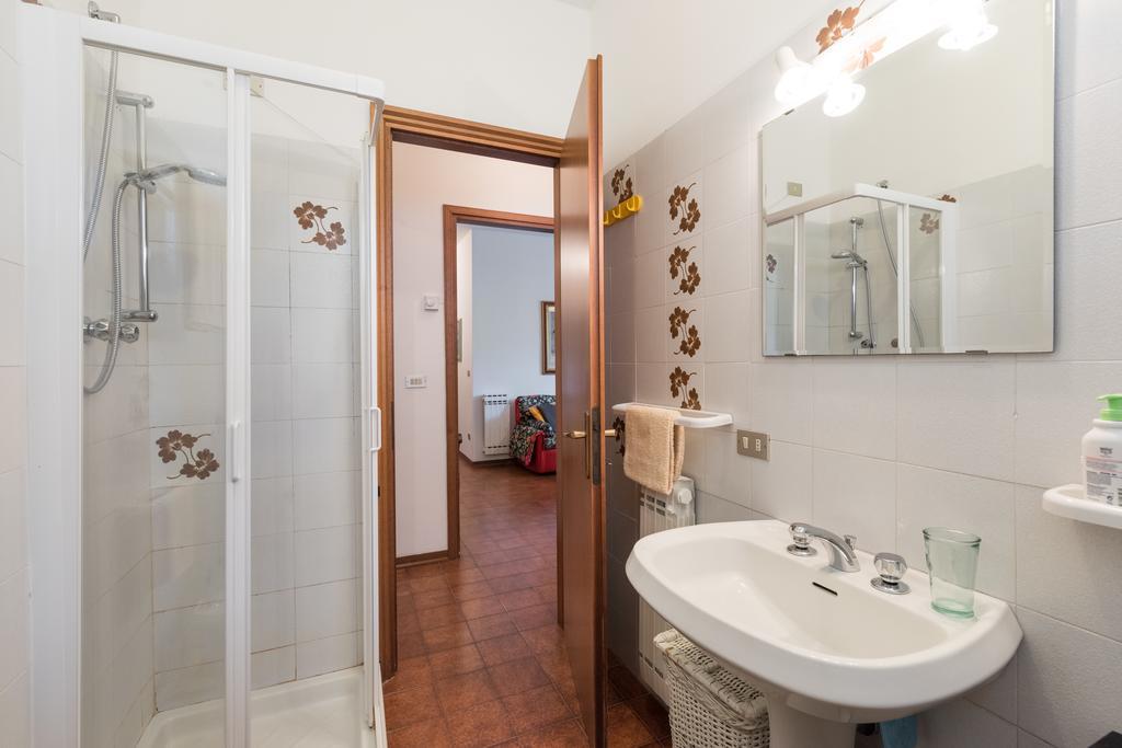 Comfort Beach House Marina di Massa Luaran gambar