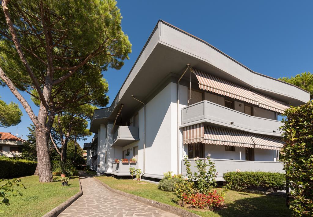 Comfort Beach House Marina di Massa Luaran gambar