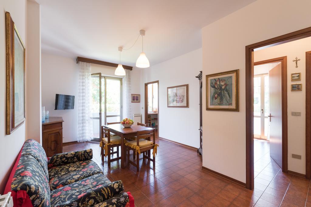 Comfort Beach House Marina di Massa Luaran gambar