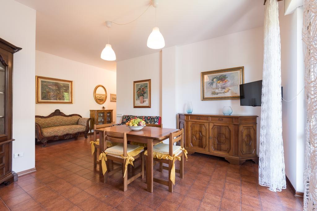 Comfort Beach House Marina di Massa Luaran gambar