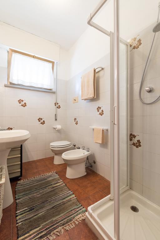 Comfort Beach House Marina di Massa Luaran gambar